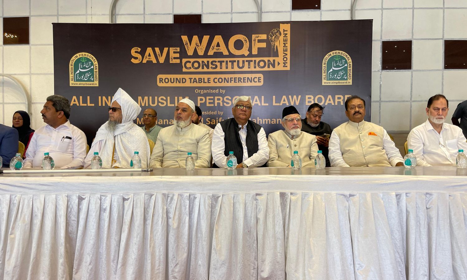 Congress backs Waqf agitation