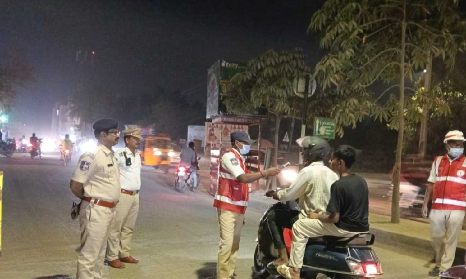 Traffic police drunk driving crackdown nets 983 in Hyderabad, Cyberabad