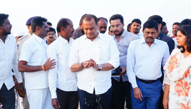 Komatireddy paddy procurement