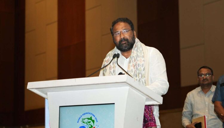 Minister Srihari fishermen support