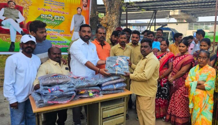 Minister Vivek Venkatswamy’s birthday celebrated in Telangana