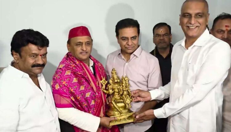 Akhilesh Yadav KTR meeting
