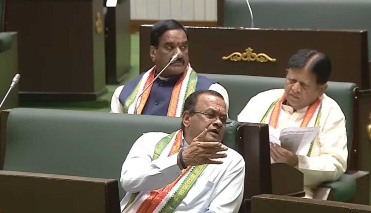 Komatireddy criticises KCR’s early Assembly exit