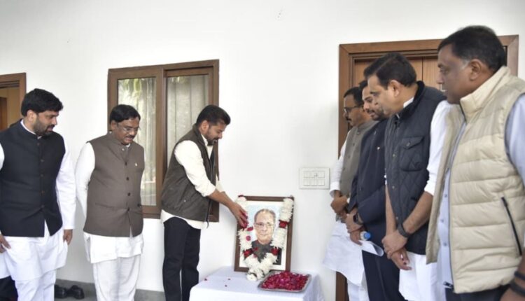 Revanth Reddy pays tributes