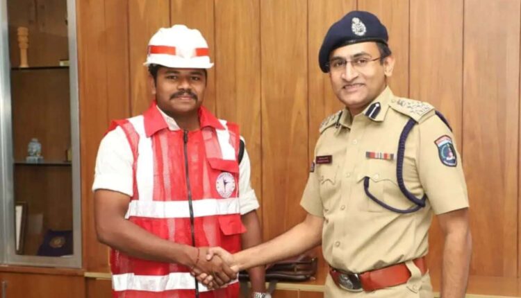 Traffic marshal saves life