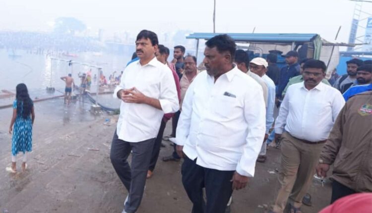 Adluri inspects Medaram Jatara