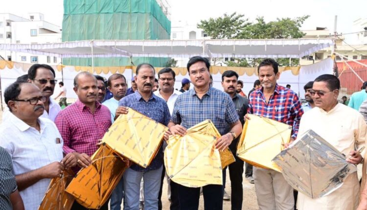 Hydraa commissioner kite festival