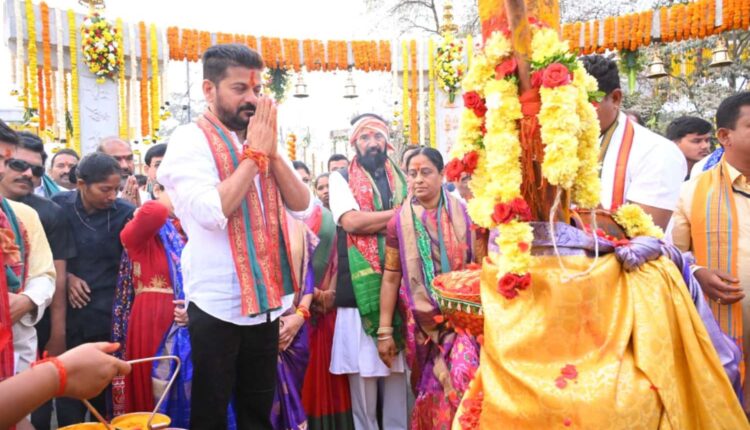 Revanth inaugurates renovated Sammakka-Saralamma shrine