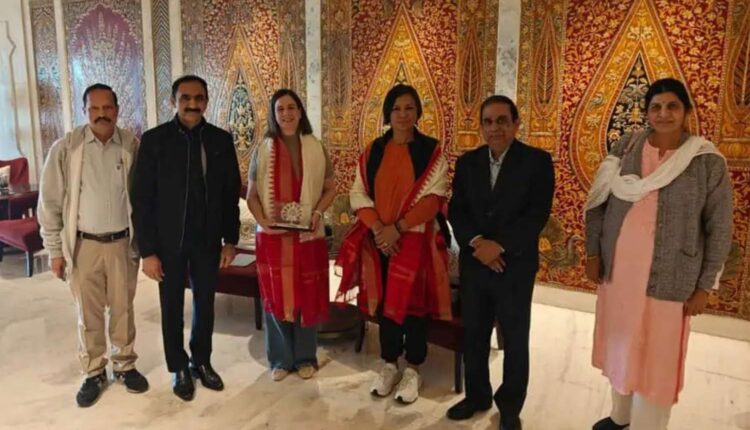 Telangana CEO welcomes Mexican delegation