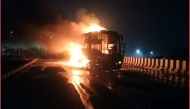 Travels bus on Khammam–Visakhapatnam route catches fire