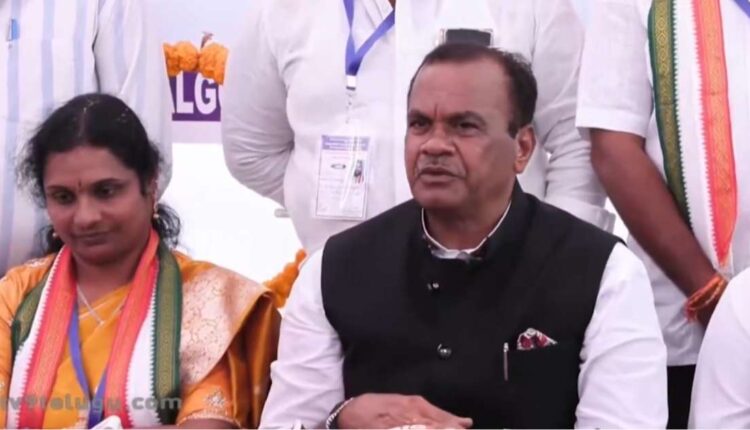 Komatireddy immediate financial assistance