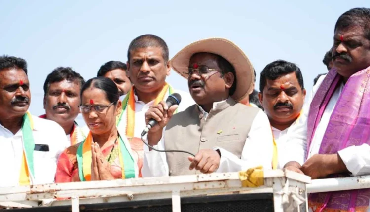 Vivek Venkatswamy promises pattas in Dubbaka