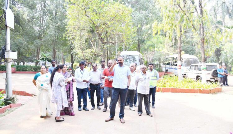GHMC Commissioner Karnan conducts Indira Park inspection