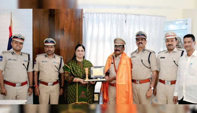 Srinivasa Reddy retirement honoured in Hyderabad