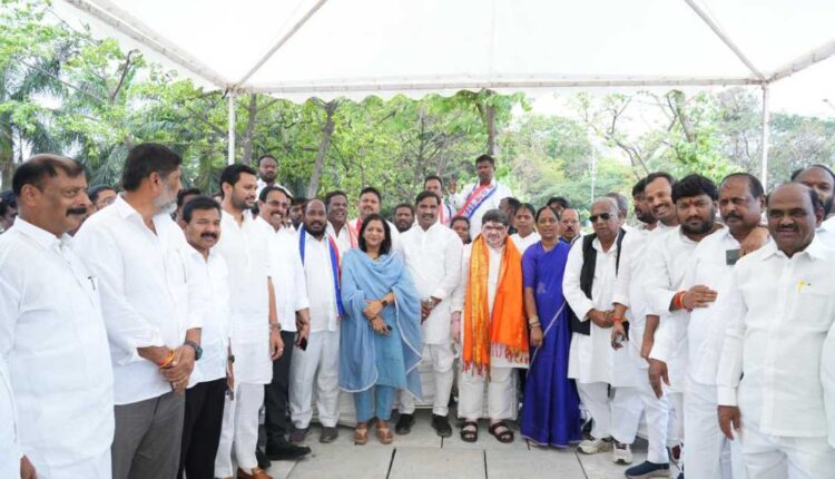 Phule statues inspection conducted in Hyderabad ahead of unveiling