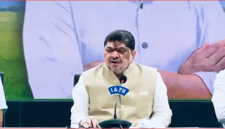 Ponnam demands expulsion