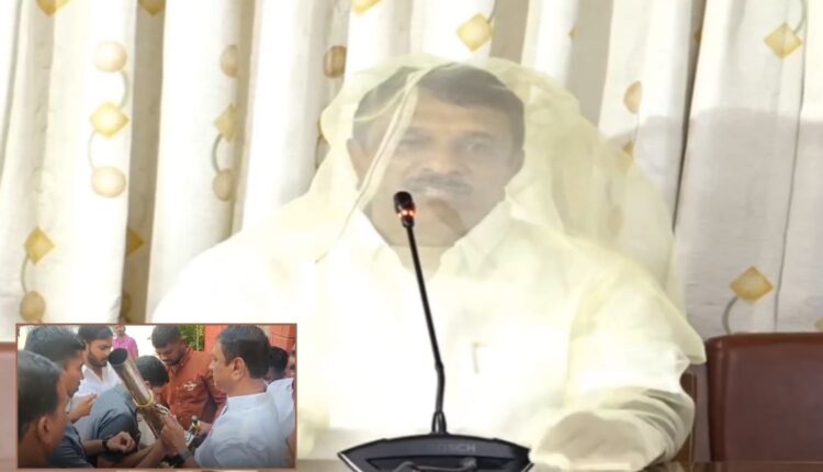 Sudheer Reddy protests mosquito issue