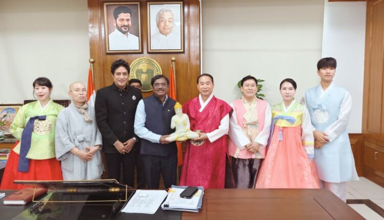 Vivek Venkatswamy meets South Korean Buddhist delegation