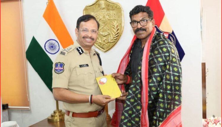 Chain snatching Amberpet bravery