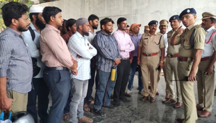 Mobile phone use: 62 penalized in Hyderabad drive