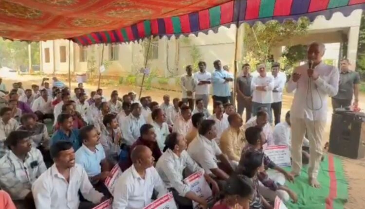Power workers strike draws Harish Rao support