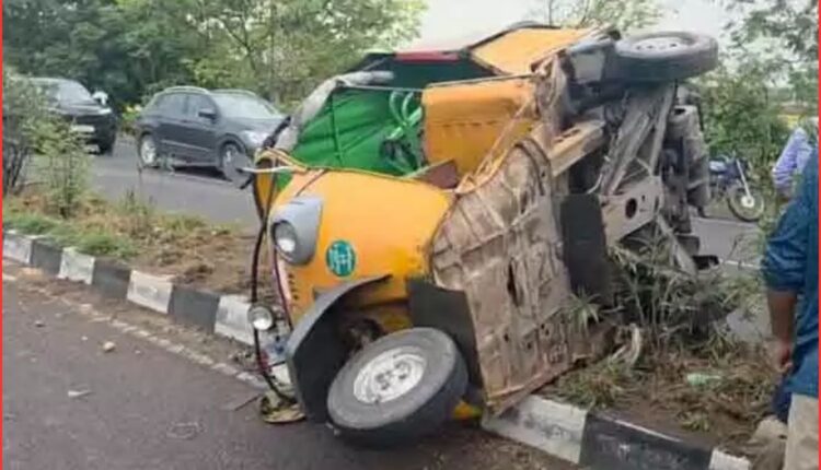 Karimnagar road accident