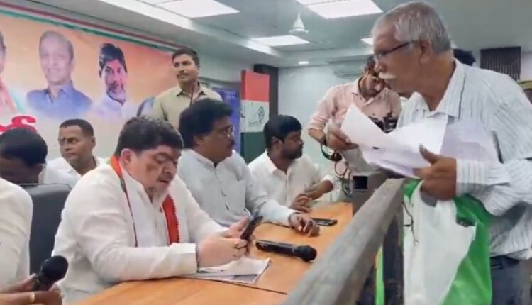 Ponnam Prabhakar conducts public grievances review