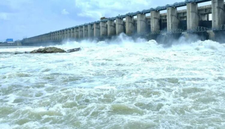 Jurala reservoir floods force opening of 10 gates