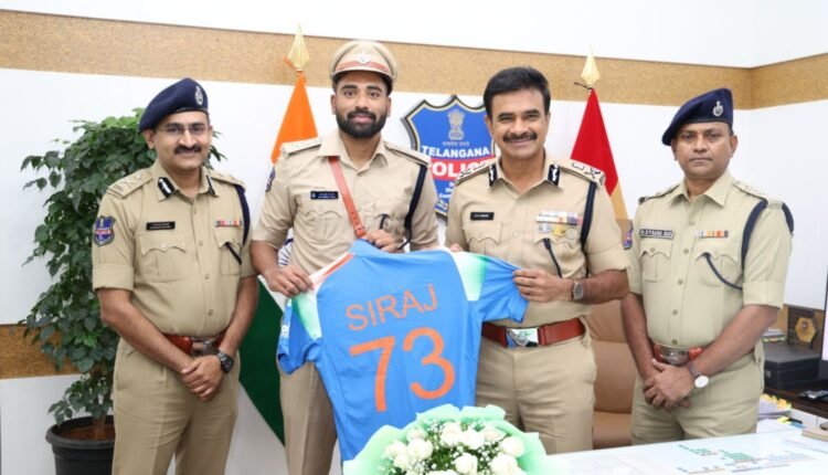 Mohammed Siraj meeting with Telangana DGP