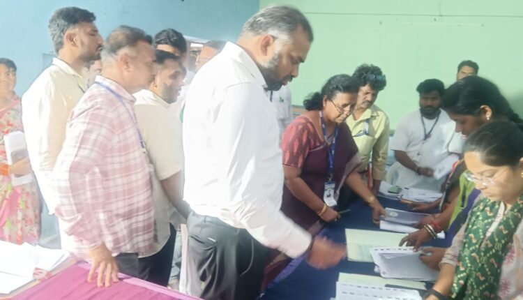 ECI speeds up SIR digitisation, GHMC issues notices