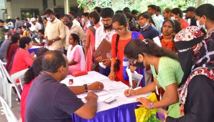 Advanced Technology Centre job fair draws 2,500 students