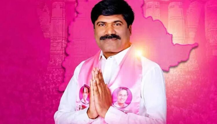 Peddi Sudarshan Reddy statue removed in Narsampet