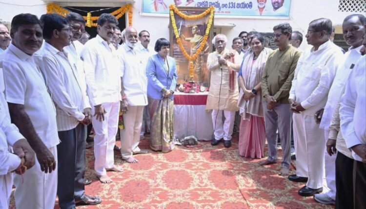 Bandaru Dattatreya pays tribute to Chakali Ailamma