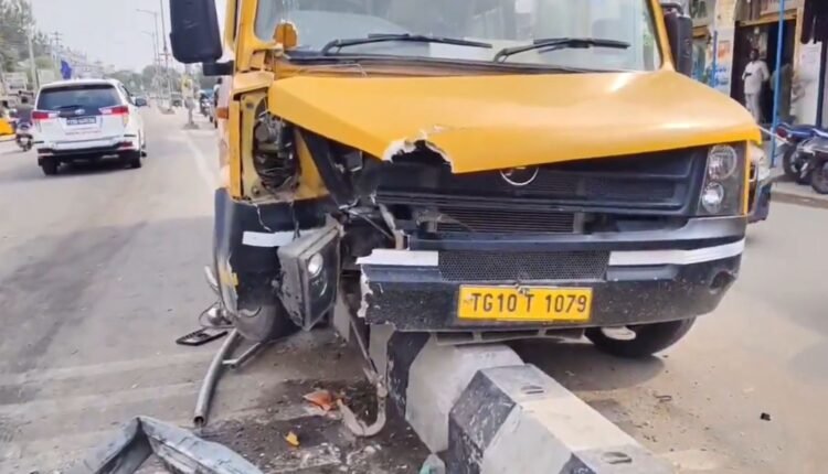 Jillelaguda school bus accident injures driver