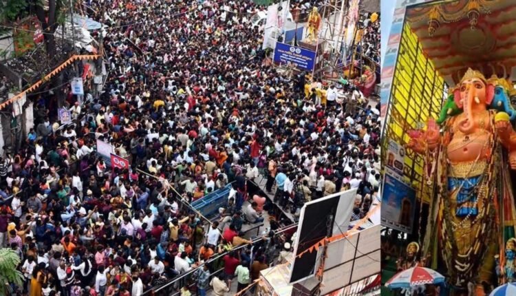 Huge crowds turn up for Khairatabad Bada Ganesh darshan
